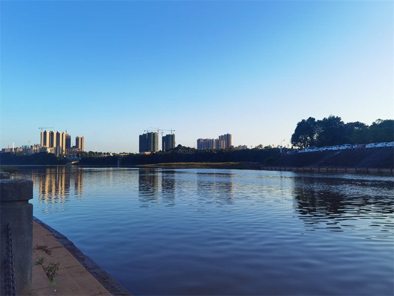 九曲河畔+威廉希尔足球官网成渝分公司资阳管理处+邹丽